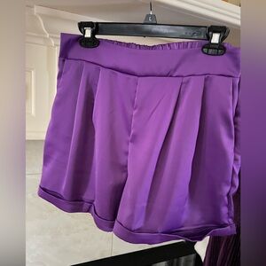 Satin cuffed shorts Large
